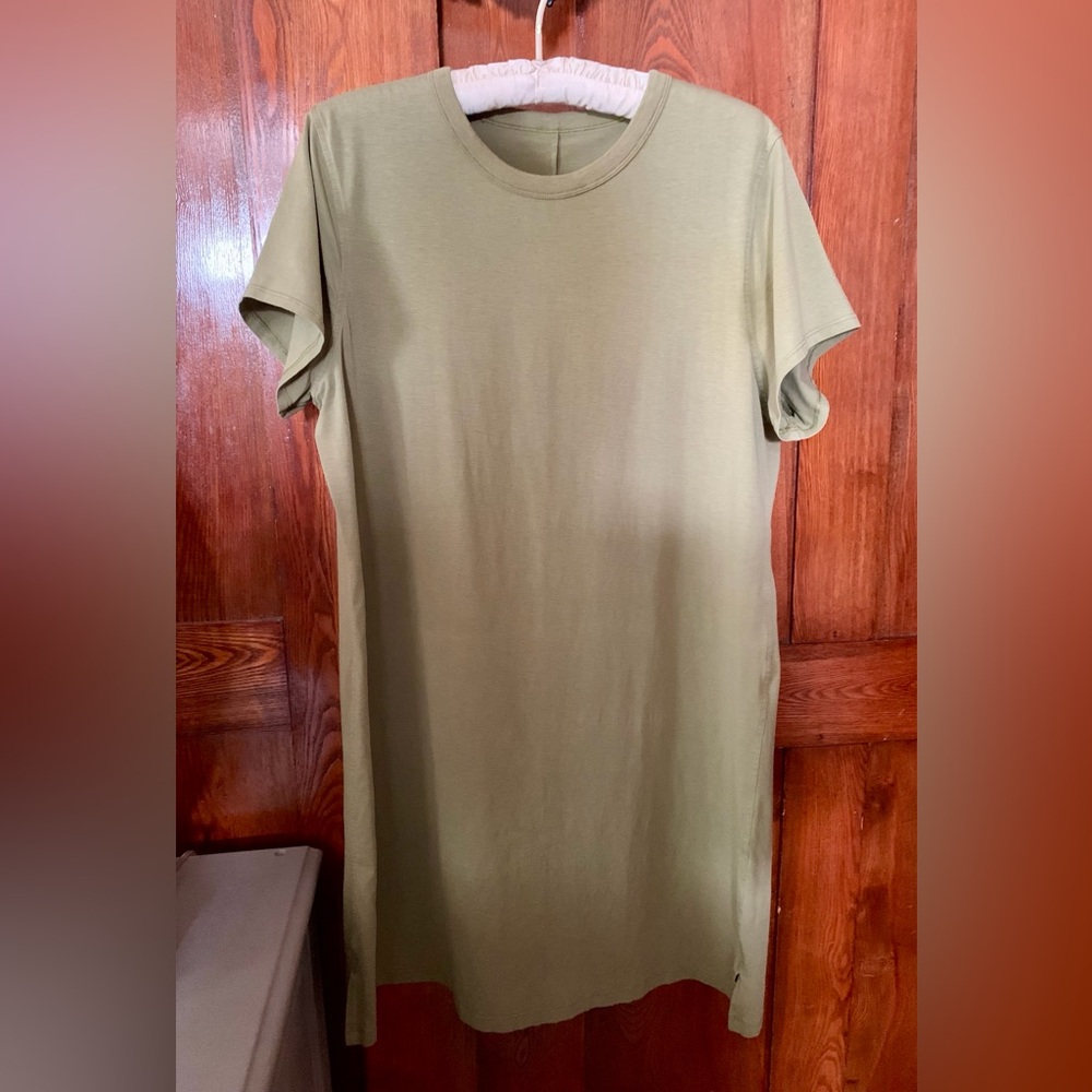 Lululemon Athletica light sage green short sleeve t-shirt dress